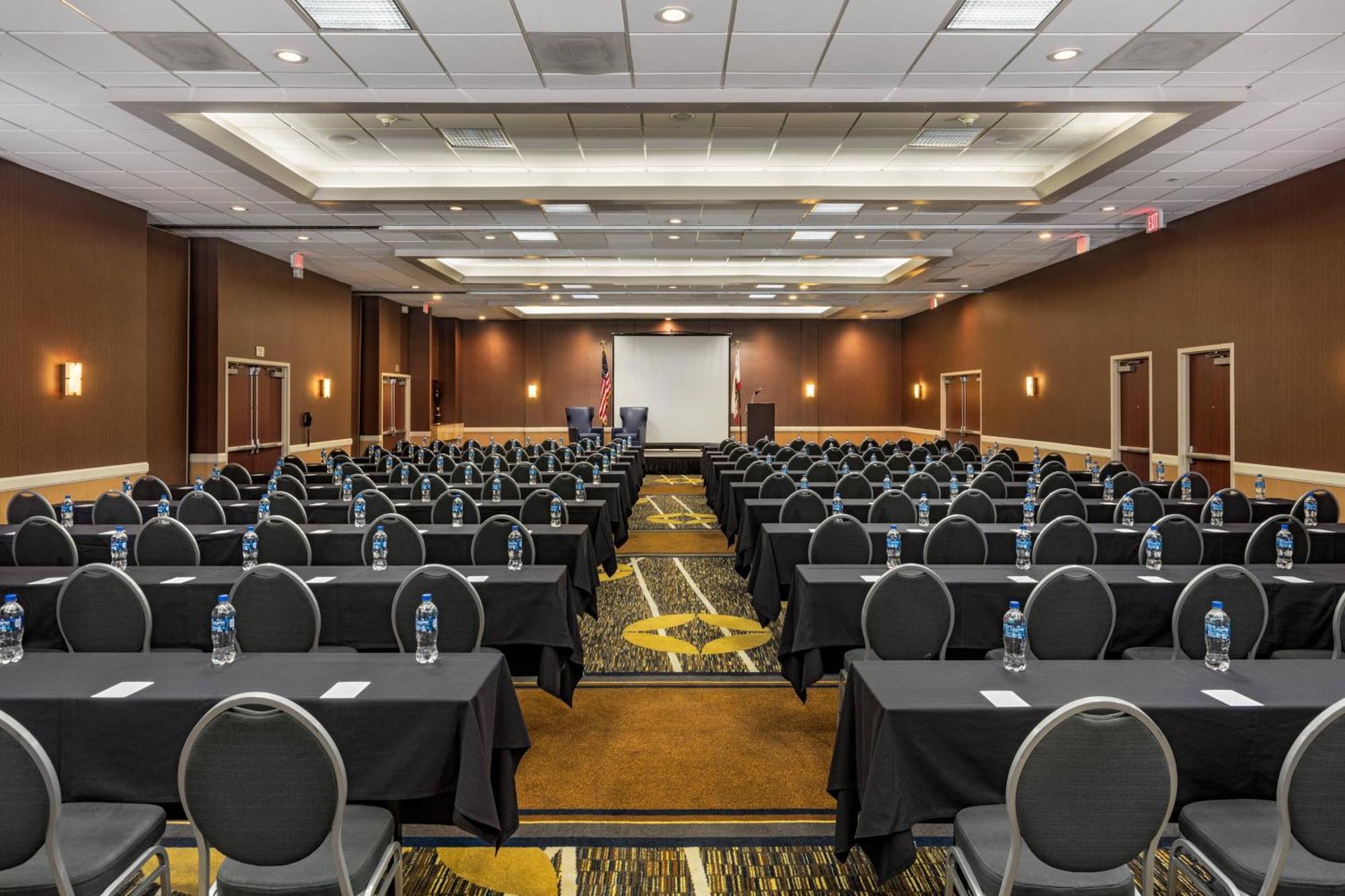 Courtyard By Marriott Los Angeles Pasadena/Monrovia Ngoại thất bức ảnh